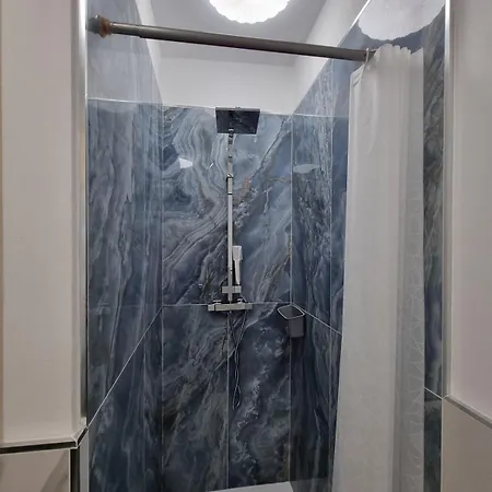 Amati * 彼得拉桑塔